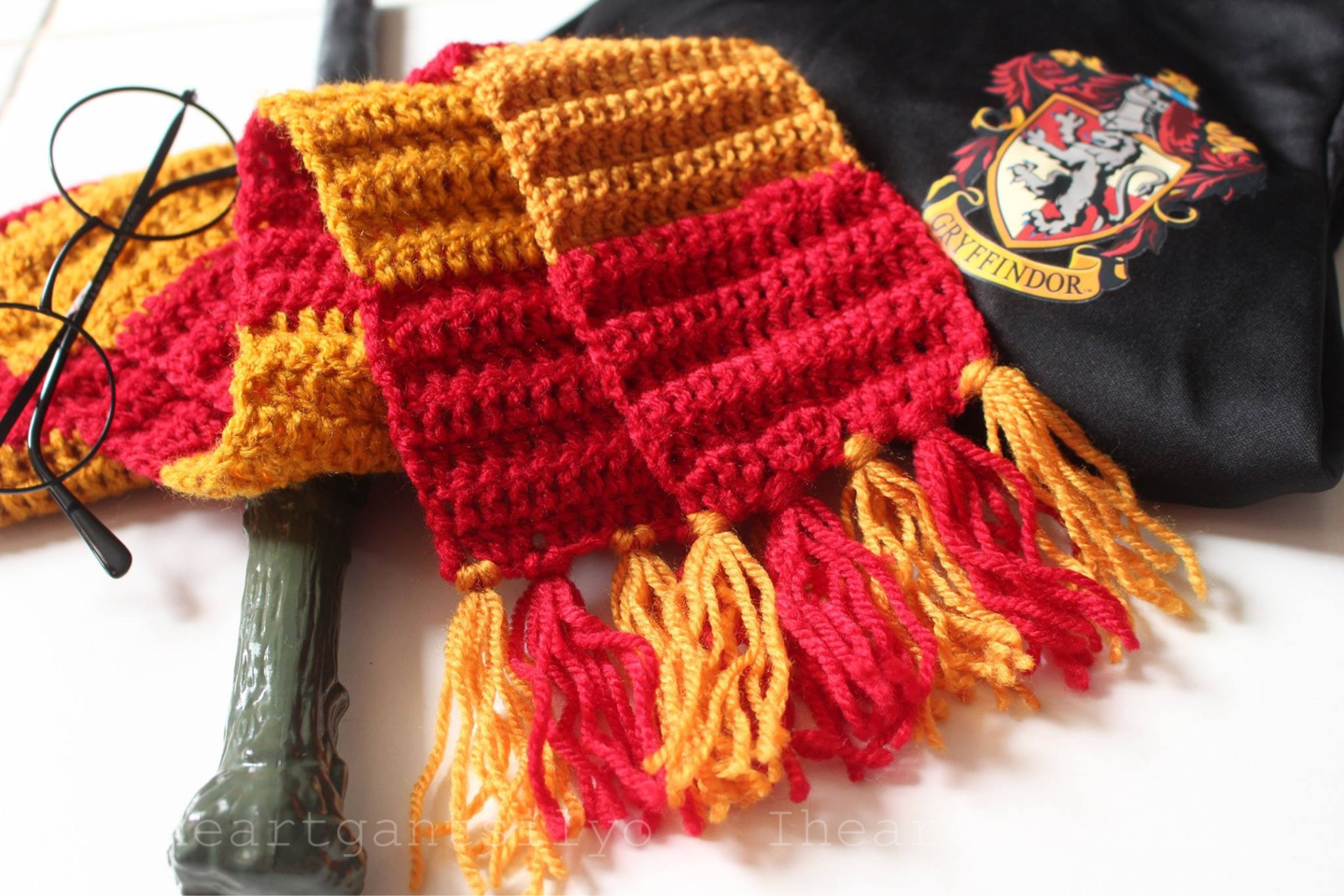 Crochet Gryffindor Inspired Scarf | I Heart Gantsilyo
